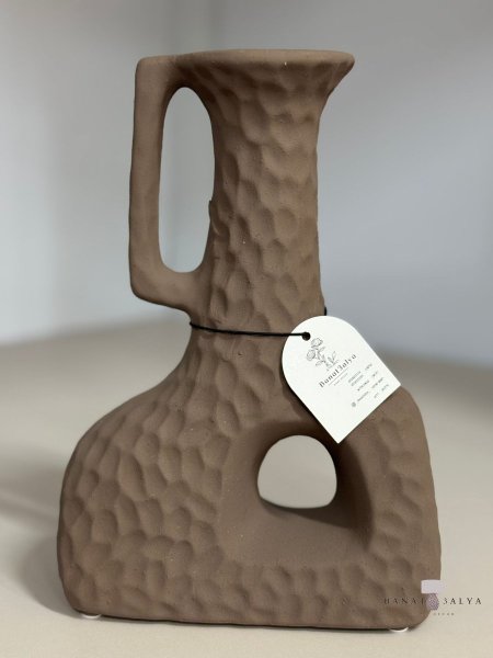 فازا فخار منقشة مع مسكة لليد